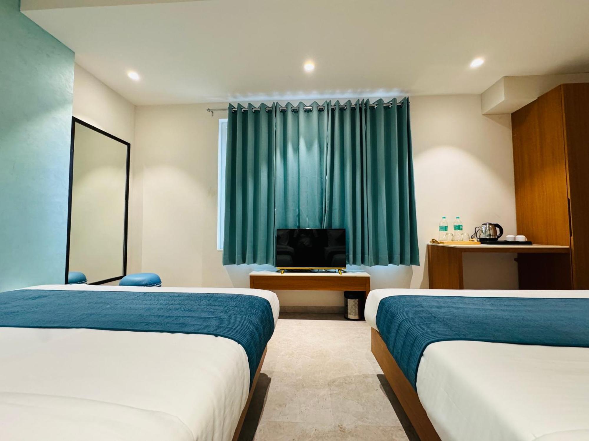 Hotel Rudhav Palace Удджайн Экстерьер фото