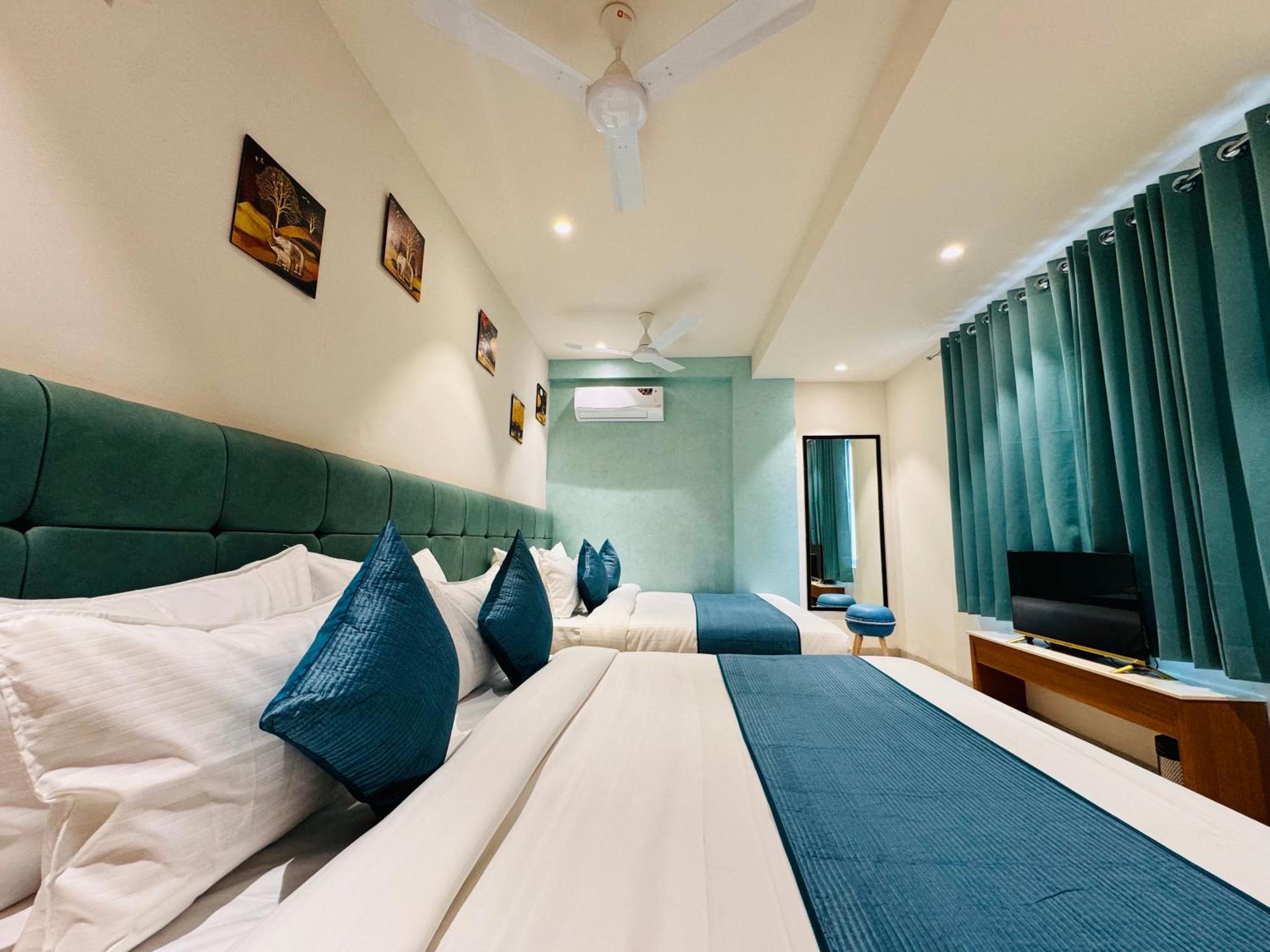 Hotel Rudhav Palace Удджайн Экстерьер фото